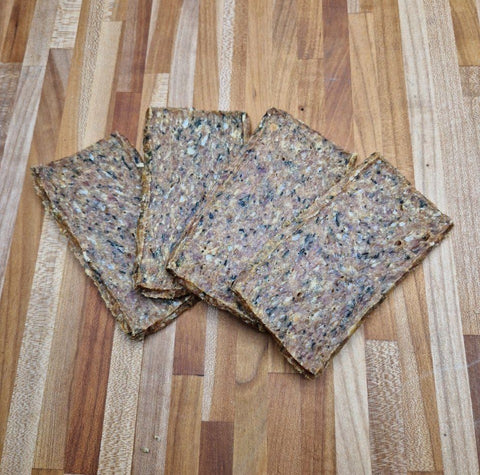 Cracker di tacchino e pollo con spinaci