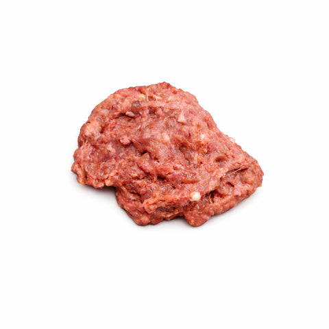 Pappa di manzo e coniglio, alimento nutriente per gatti, composto da carne fresca di alta qualità.