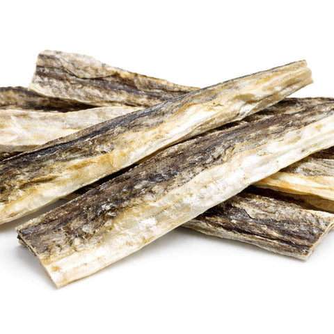 Pelle di merluzzo essiccata, snack naturale e ipoallergenico per cani, ricca di acidi grassi essenziali.