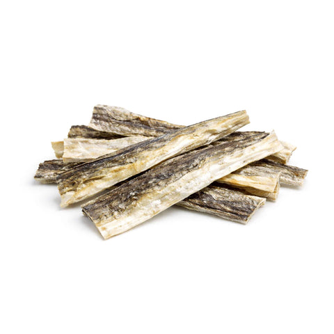 Pelle di merluzzo essiccata, snack naturale per cani, ricca di acidi grassi essenziali.