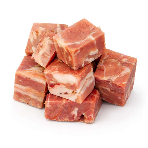 Polpa di bufalo a pezzettoni, pezzi di carne a cubetti per alimenti per animali domestici.