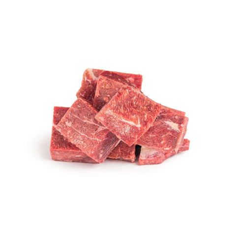 Polpa di cervo a pezzettoni, cubetti di carne magra per cani, ricca di nutrienti e adatta per intolleranze alimentari.