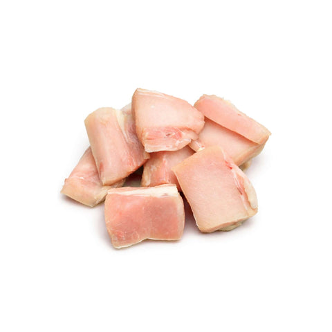 Polpa di coniglio a pezzi in forma di cubetti freschi, ideale per la dieta di cani e gatti.