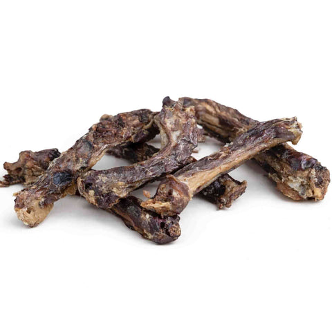 Colli di pollo essiccati: snack naturale per cani, aiuta l'igiene orale e la rimozione dei residui di cibo.