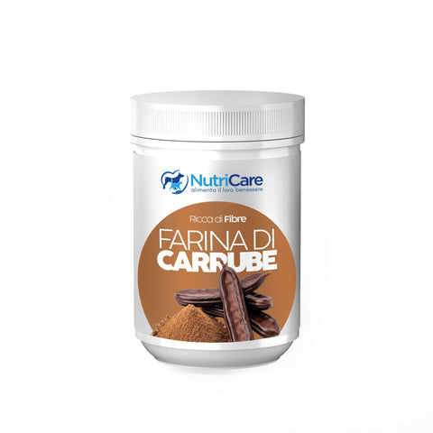 Barattolo di Farina di Carrube ricca di fibre per la salute digestiva dei cani.