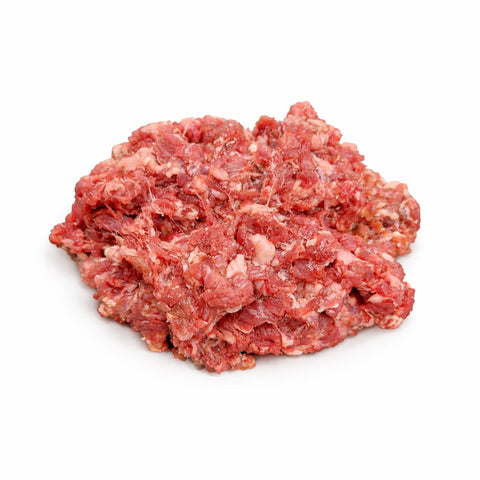 Polpa di bovino macinata fresca e nutriente, ideale per l'alimentazione canina e felina.