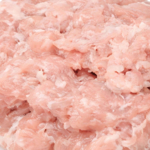 Polpa di pollo macinata, carne di pollo macinata fresca e naturale, ideale per l'alimentazione quotidiana del cane.